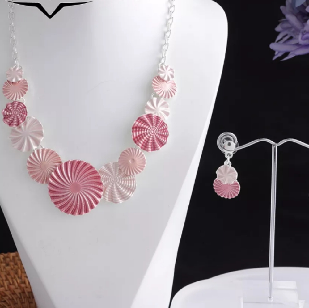 New shades of pink necklace & earrings set